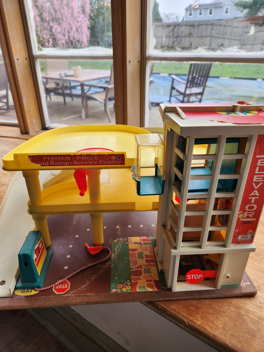 Fisher-Price Yellow, Red & Blue Multi-Level Garage Playset with Elevator
